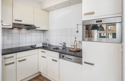 Bruinisse Villa | 20-person group accommodation