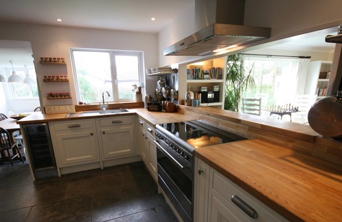 Croyde Bay House | 200m from Croyde beach, a refurbished 60's bungalow, 5 mins from vill