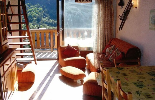 Champagny-en-Vanoise Apartment | 200m from ski slopes, 2nd floor, view village, balcony, tv, ski locker, 48m², Champagny-en-Vanoise