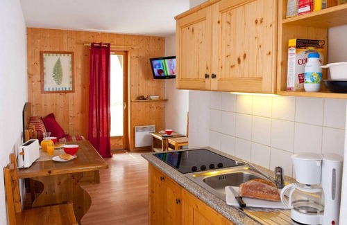 Saint-Sorlin-d'Arves Apartment | 200m from ski slopes, fitness, swimming pool, parking, 50-70m², Saint Sorlin d'Arves