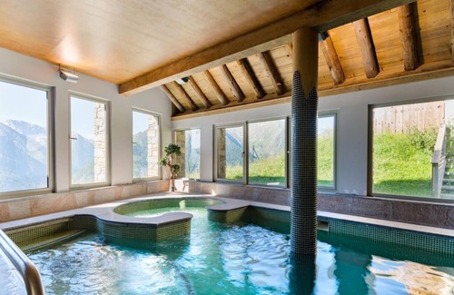 Pla d'Adet Apartment | 200m from resort center, fitness, swimming pool, sauna, hammam, balcony, parking, tv, ski locker