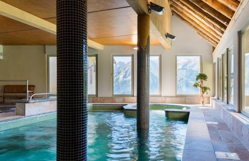 Pla d'Adet Apartment | 200m from resort center, fitness, swimming pool, sauna, hammam, balcony, parking, tv, ski locker