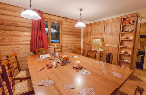 Lanslevillard Apartment | 200m from ski slopes, fitness, swimming pool, sauna, hammam, balcony, fireplace or stove, tv