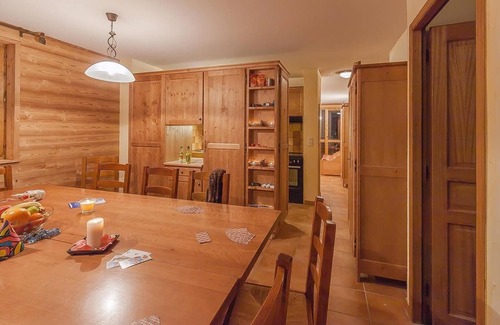 Lanslevillard Apartment | 200m from ski slopes, fitness, swimming pool, sauna, hammam, balcony, fireplace or stove, tv