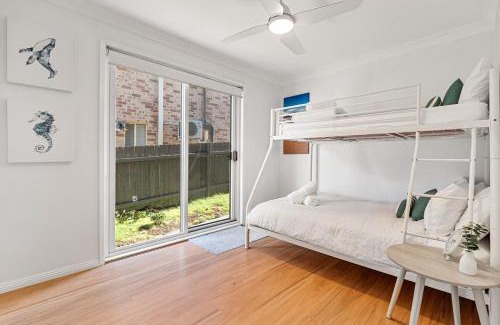 Wamberal Apartment | 200m to the beach Pet friendly