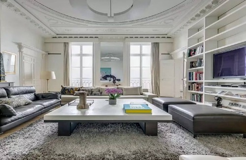 Palais-Royal Apartment | 200M2-LIVE LIKE OLD FRENCH ROYALTY IN THE HEART OF LOUVRE