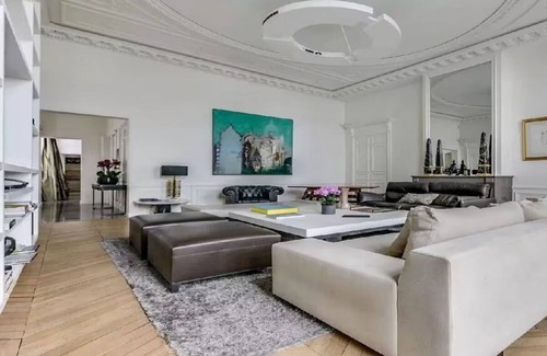 Palais-Royal Apartment | 200M2-LIVE LIKE OLD FRENCH ROYALTY IN THE HEART OF LOUVRE