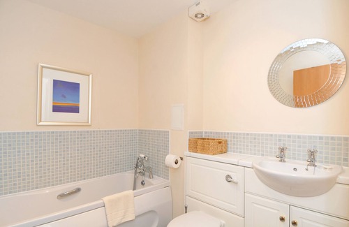 Bonnington Apartment | 201 Annandale Street