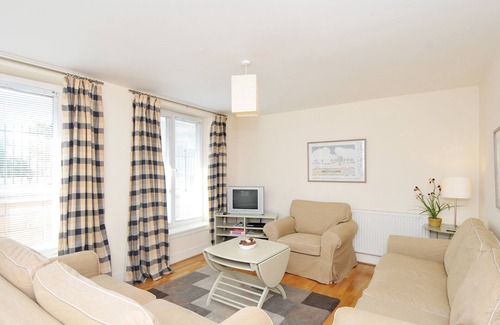 Bonnington Apartment | 201 Annandale Street