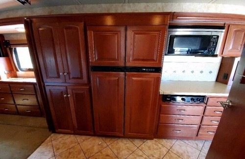 Columbiana House | 2011 Winnebago Adventurer 35P - Unit Rental/NO site