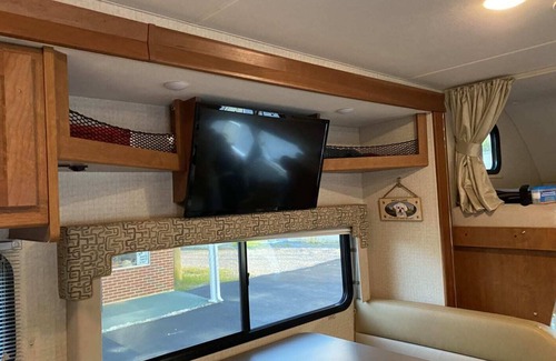 Broussard House | 2017 Winnebago Spirit 31G