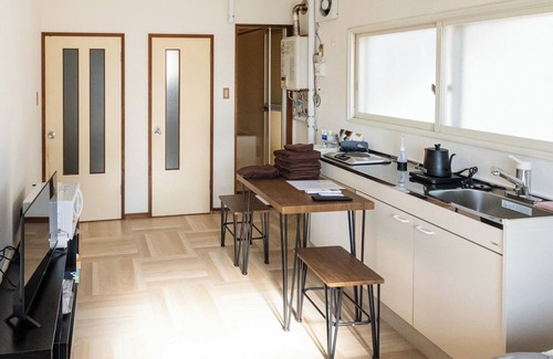 Shinkawacho Apartment | 202 oneroom apartment for 12 people with bathroom and toilet free parking available/Hakodate Hokkaidō
