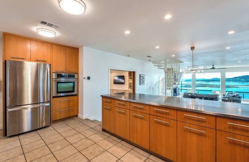 Hughes Park Lake House | 2024 Newly Renovated - NEW PHOTOS - Private dock in the water, 2 Master Bedrooms