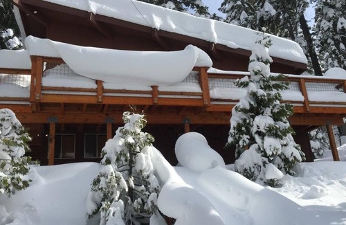 Chamberlands House | 2025-26 thirty-day ski leases! Driveway snow plow included! Dog ok! Fast WiFi!