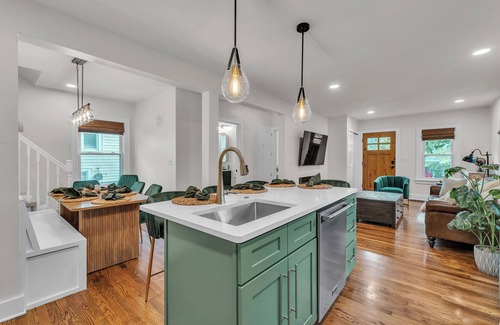 Water Hill House | 2025 Modern Reno | Walk Downtown | Parkside City View | Treehouse at Tree Town