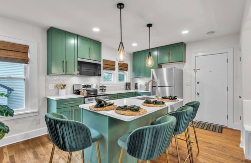 Water Hill House | 2025 Modern Reno | Walk Downtown | Parkside City View | Treehouse at Tree Town