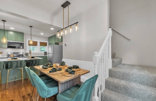 Water Hill House | 2025 Modern Reno | Walk Downtown | Parkside City View | Treehouse at Tree Town