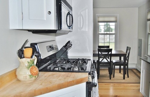 Snug Harbor House | 2025 ~ NOW BOOKING! Lovely 2-bedroom Cottage in Scenic Snug Harbor!