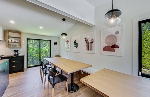 Union Pier House | 2026 Open Bright modern retreat w/private hot tub Beach1 Block Fire Pit