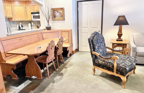 Zermatt Villa | 2047/49 4-Star Zermatt 2B2B Villa Near Park City