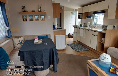 Burnham-on-Sea House | 205 Holiday Resort Unity 6 berth Pet friendly