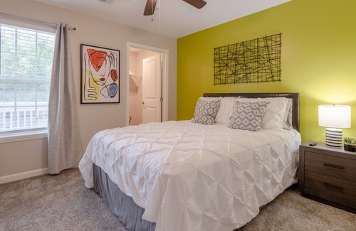 Arcadia Apartment | ✯20min→Lodge at Lake Bowen Commons✯King Bed✯3 TVs