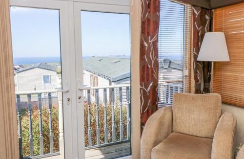 Llanllwchaiarn House | 21 Bay View
