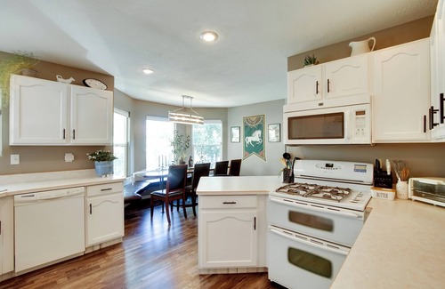 Cedar City House | 21 Mi to Kolob Canyons: ‘Middle Earth’ Escape!