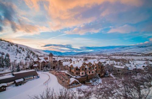 Edwards Apartment | 210 Aspenwood Lodge