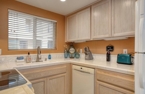 Downtown Condo | 210 Casa Bella: 2 BR, 2 BA Condominium in Pismo Beach, Sleeps 6