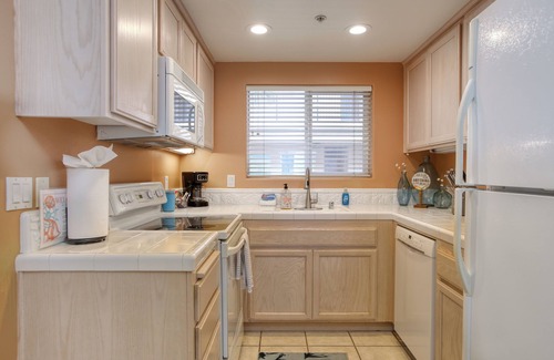 Downtown Condo | 210 Casa Bella: 2 BR, 2 BA Condominium in Pismo Beach, Sleeps 6