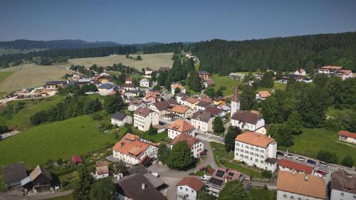 La Cote-aux-Fees Hotel | 2117 La Poste