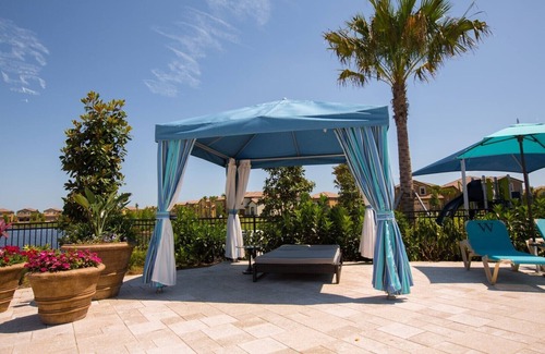 Four Corners House | 2120 Rome Drive