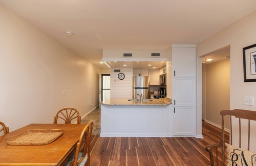 Edisto Island Condo | 214 Bay Creek Villa-Beautiful 2nd Floor Villa;Private Balcony;Water Views;Communal Pool