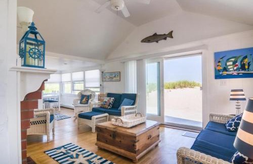 East Sandwich House | 219 North Shore Boulevard East Sandwich - Beach Life