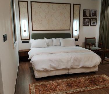Bullawala Hotel | 22 Heights