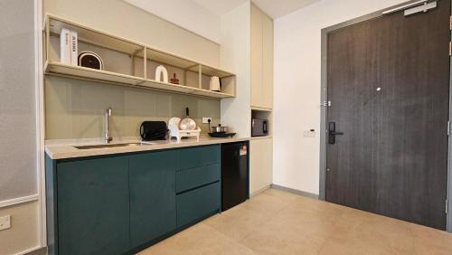 Downtown George Town Hotel | 22 Macalisterz by ALV