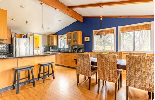 Midpines House | 22 Miles to Yosemite - Hot Tub, Hammocks, Fire Pit, Wood Burning Stove