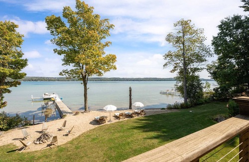 Kewadin House | 22 Mins to the Horse Show! Amazing 10k sqft Home on Torch Lake