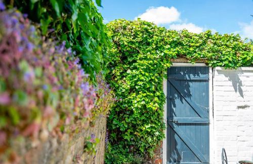 Bootham House | 22 North Parade