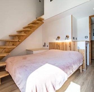 Saint-Jean-de-Maurienne Apartment | 220m apartment with terrace for 14 people