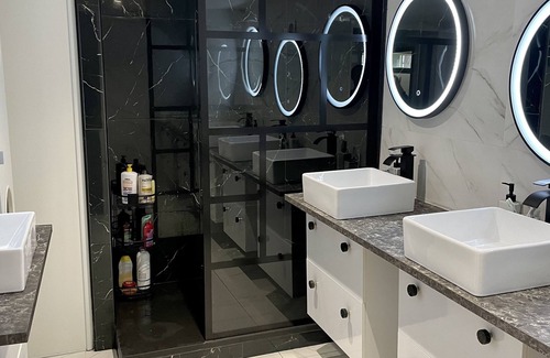 Lapeyrouse-Fossat Villa | 220m2 family villa for 12 people, barbecue pool & boules court