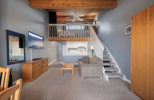 Regional District of Nanaimo Condo | #222 Upper Beach View Suite at Shorewater Resort, Qualicum Beach