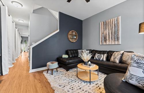 Downtown St. Louis House | 2255 The Journey Home by JZ Vacation Rentals