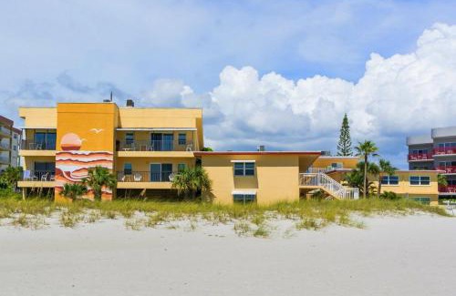 Madeira Beach House | 229 Surf Song Resort