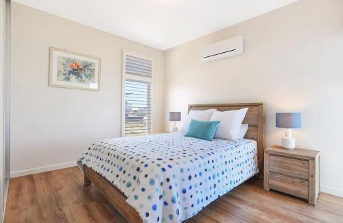 Port Elliot House | 23 Boomer - BYO Linen - Wi-Fi - Luxury - Ocean Views