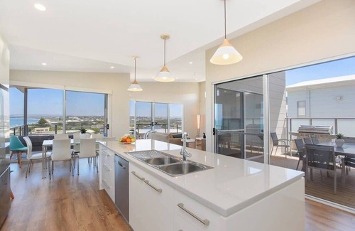 Port Elliot House | 23 Boomer - Wi-Fi - Luxury - Ocean Views