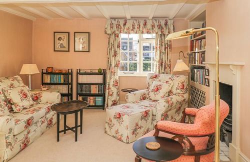 Clifford Chambers Cottage | 23 CLIFFORD CHAMBERS, romantic, with a garden in Stratford-Upon-Avon