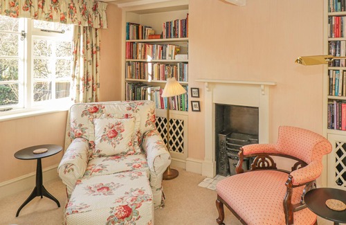 Clifford Chambers Cottage | 23 CLIFFORD CHAMBERS, romantic, with a garden in Stratford-Upon-Avon