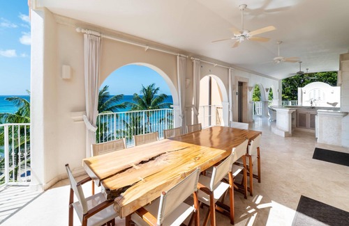 Little Battaleys House | 2300 sq. ft. One-Bedroom Luxury Beachfront Suite on the West Coast